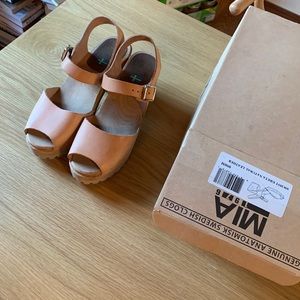 NWT MIA GRETA CLOG NATURAL SZ 39 / womens 8
